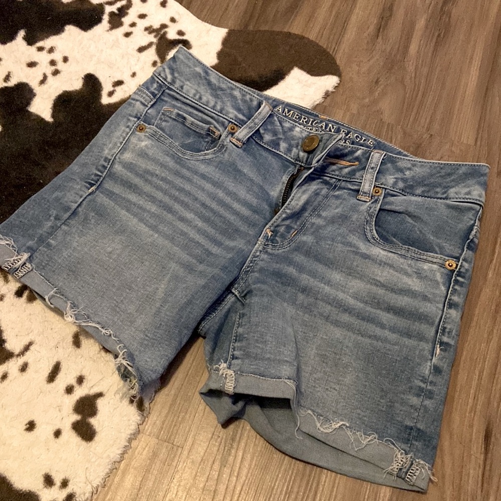American Eagle Super Super Stretch Short 6